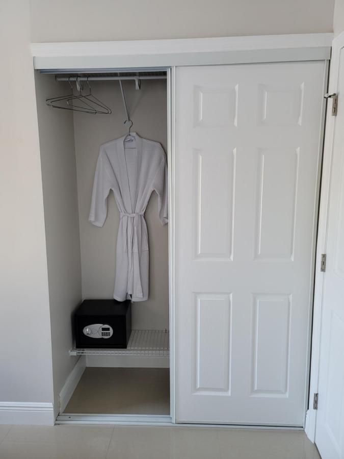 פורט לודרדייל Casa806 Men Only Guest House מראה חיצוני תמונה